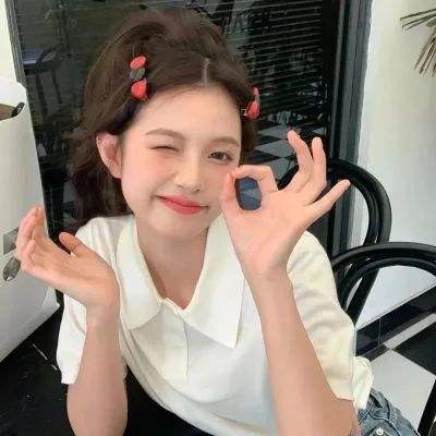 都鸿初